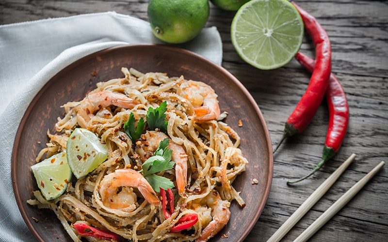 thai-fried-rice-noodles-with-shrimps-PK9BAQ7-min-1.jpg thai-fried-rice-noodles-with-shrimps-PK9BAQ7-min-1.jpg